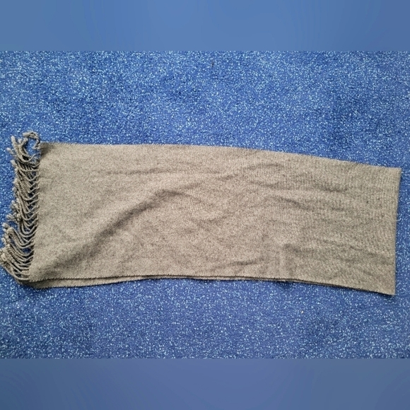 H&M Dark Gray  Winter Scarf (Unisex) - Picture 2 of 2